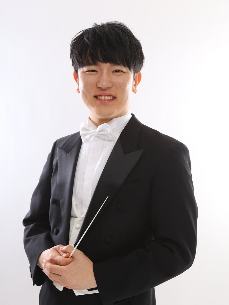 中部学院大学吹奏楽部 常任指揮者 加藤寛人